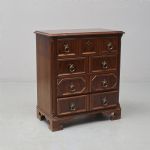 1356 8528 CHEST OF DRAWERS